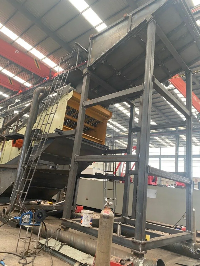 Gold mining vibrating screen side view