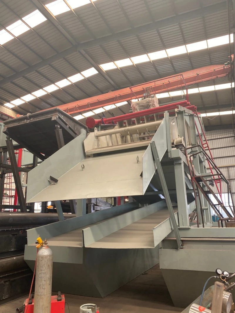 Gold mining vibrating screen side view