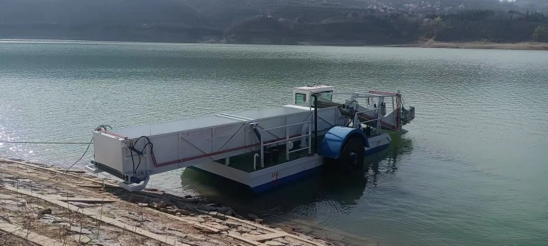 Multifunctional salvage vessel front view